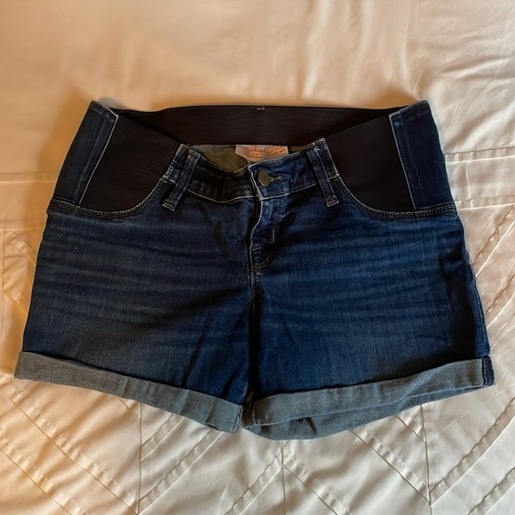 Like New Isabel Maternity Shorts - 2 pairs - Picture 2 of 9